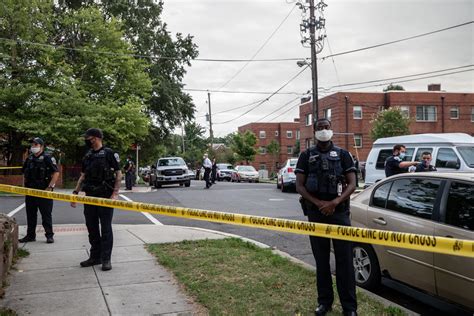 Man found shot dead in Southeast DC, police say