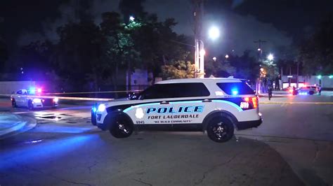 Man hospitalized after overnight stabbing in Fort Lauderdale