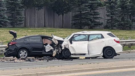 Man in 20s dead, another in critical condition after Mississauga crash