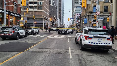 Man seriously injured after downtown Toronto stabbing, seeks help at pharmacy
