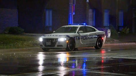 Man shot in Mississauga, suspect on the loose