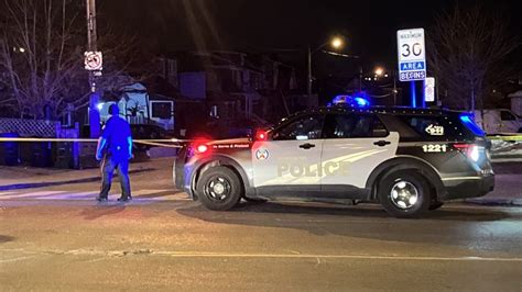 Man stabbed by 2 suspects, carjacked in Toronto: police