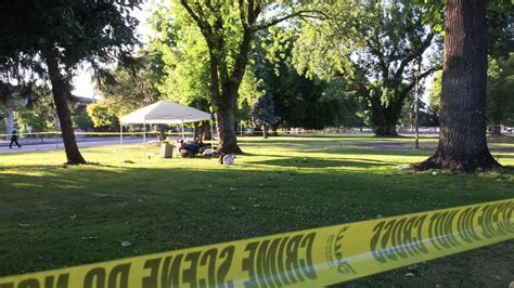 Man suffers serious injuries from stabbing in Moss Park