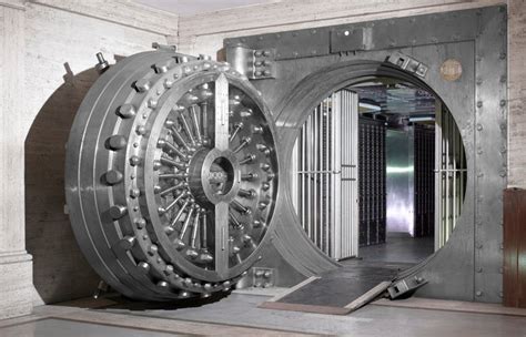 Man trapped in jewelry vault overnight is freed when timer opens the chamber as scheduled