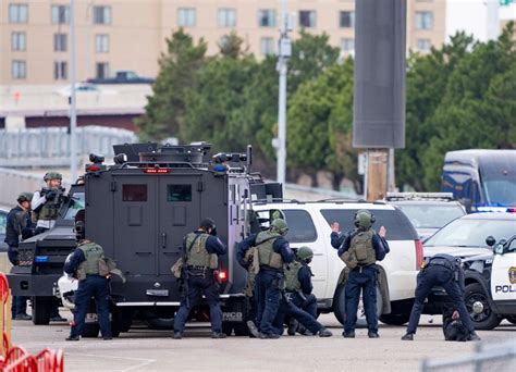 Man with gun in custody after standoff near Mall of America