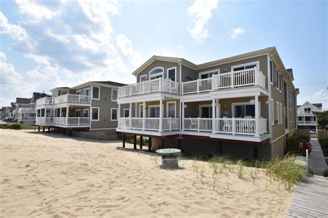 Manasquan houses for sale. Sold - 56 South St, Manasquan, NJ - $1,525,000. View details, map and photos of this single family property with 6 bedrooms and 3 total baths. MLS# 22216219. 