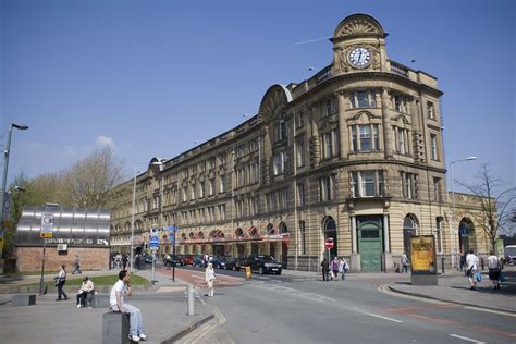 Manchester Victoria station - Wikipedia