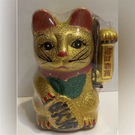 Manekineko The Beckoning Cat Ceramic Figure - Poshmark