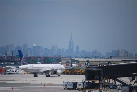 Manhattan airport. LaGuardia (LGA): The Airport You Forgot About. LaGuardia is the dark horse of NYC airports. It’s closer to Manhattan than JFK or Newark (about 8.5 miles compared to 15 and 16 miles), but it’s somehow doesn’t feel very close. And that’s all thanks to the NYC Taxi Lobby. 