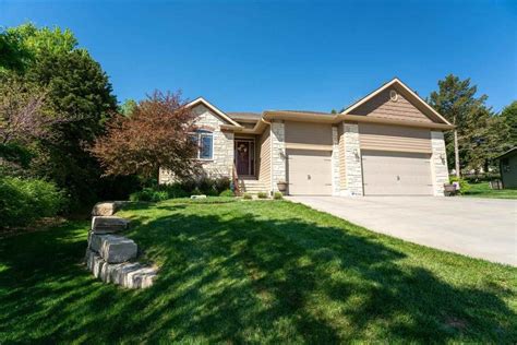 Manhattan kansas homes for sale. Find homes for sale with a garage in Manhattan KS. View listing photos, review sales history, and use our detailed real estate filters to find the perfect home. 