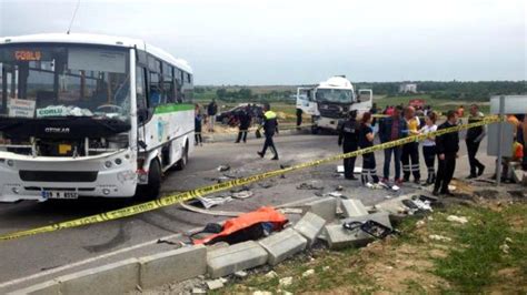 Manisa’da midibüsle çöp kamyonu çarpıştı: 17 kişi yaralandı