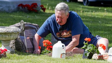 Manitowoc cemeteries. com are for reference only. manitowoc.  Get the latest ne...