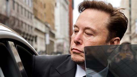 Manjoo: Twitter is permanently broken thanks to Elon Musk