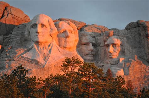 Mankato to Mount Rushmore - 4 ways to travel via bus, plane, …