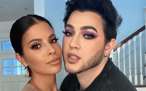 Beauty and makeup guru who posts reviews, tutorials and more to his channel Manny Mua. He has a dedicated fan base of over 4.8 million subscribers. In 2018, he attended a KKWBEAUTY party and was invited by Kim Kardashian herself. Before Fame. 