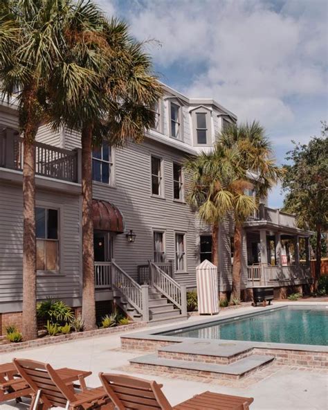 Mansard house galveston. Suite 23 - 2nd Floor - 336 Sq Ft - King Bed - Pool View. Bedroom - King Bed, 55'' smart tv (Roku tv included for some movies. Log into any other apps you have) All Suites at this Inn sleep 2 persons max. Minimum age to book and lodge at hotel is 25 years. No persons under 25 to be on the property. This is a non smoking, Adults only, No pets ... 