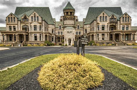 Mansfield ohio reformatory. The Eastern cell block, added in 1910, is made up of six floors and 600 prison cells at the Ohio State Reformatory in Mansfield, Ohio. The passage of time is seen everywhere inside the historic ... 