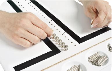 Manual Dexterity Pegboard
