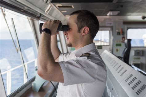 Manual del observador de radar para oficiales de la marina mercante. - Le dif en fiches guide dapplication dudroit individuel a la formation.
