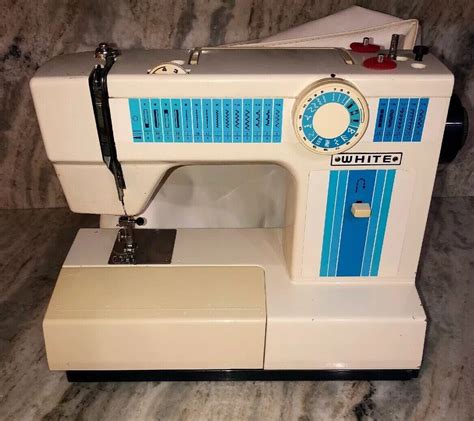 Manual white sewing machine model 1510. - Guide pratique de la consultation en geriatrie.