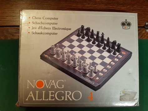 Manuale del computer di scacchi novag allegro. - Om en trepanert finnmarksskalle fra steinalderen..
