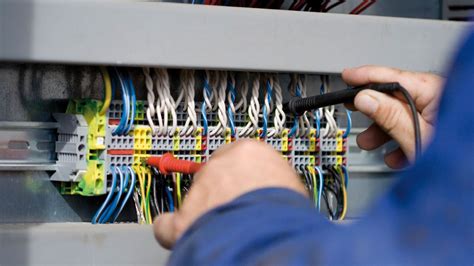 Manuale di laboratorio cablaggio elettrico electrical wiring lab manual. - Régimen económico en la sociedad conyugal y en la unión libre.
