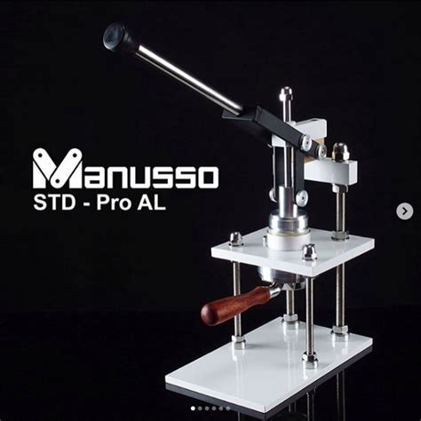 Manusso - new manual lever machine