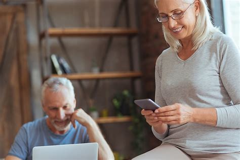 Many Boomers Bothered by Smartphone Notifications