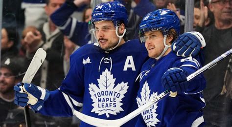 Maple Leafs’ Matthews passes on chance to join Nylander on Toronto subway