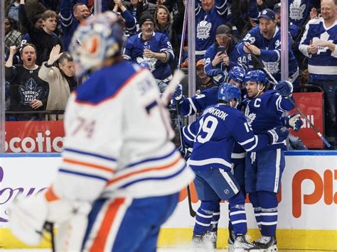 Maple Leafs score 4 in 2nd period, down McDavid’s Oilers 7-4