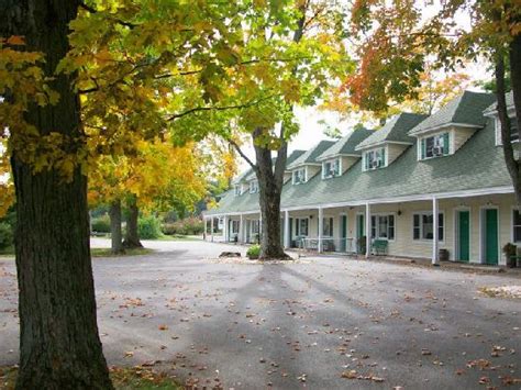 Welcome to Maple Lane Empire A classic motel in a lovely wooded setting. Located on the southern shore of Little Glen Lake just miles from Sleeping Bear Dunes on iconic route M22. Check Availability >. 