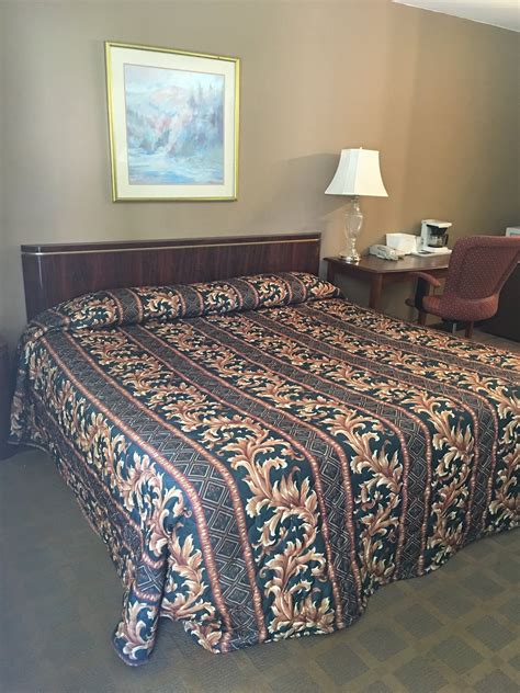 Maple leaf motel new milford. Book Maple Leaf Motel, New Milford on Tripadvisor: See 35 traveller reviews, 15 candid photos, and great deals for Maple Leaf Motel, ranked #3 of 3 hotels in New Milford and rated 2 of 5 at Tripadvisor. 