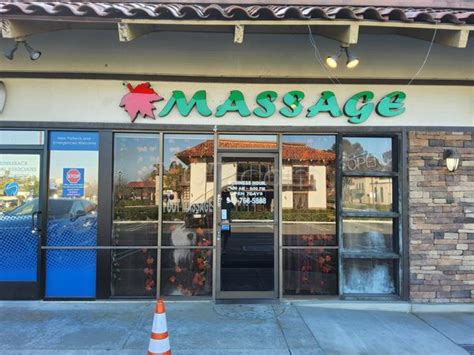 This is a review for massage in Mission Viejo, CA: "Diamond Massage is the best foot massage spot I have found. I have been several times and each time it has been equally relaxing. They offer a variety of massage options, but I am a big fan of the "Luxury combination," which is currently $75 for 100 minutes (60 minutes body massage & 40 .... 