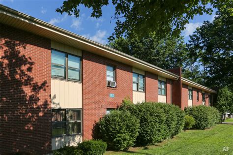 Maple valley apartments louisville ky. 3280 Silver Springs Dr. Louisville, KY 40220. 1 Units Available. Starting at $1,349. Station J-Town Apartments. 9601 Balsam Way. Louisville, KY 40299. 33 Units Available. Starting at $965. 