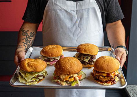 Maplewood's Burger Champ opens this weekend