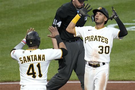 Marcano’s first slam, Ortiz’s first win power Pirates past Rangers 6-4