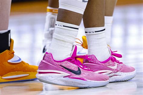 March Madness: Low-cut sneakers gain traction on court