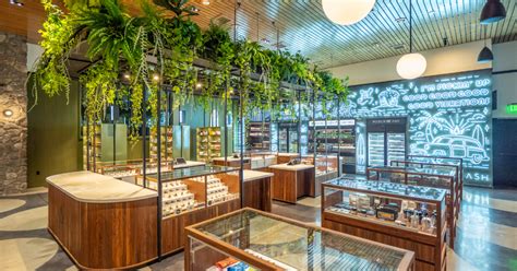 March and Ash is a customer-focused cannabis establishment. We believe that everyone deserves a comfortable and confident cannabis experience – that’s why we have the most educated, highly trained staff to help you and the highest quality products to offer and we prioritize customer education, safety and satisfaction.. 