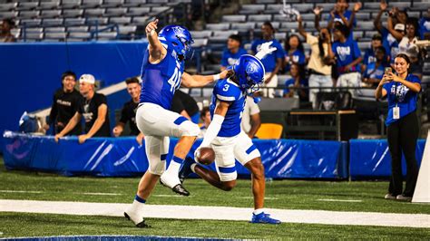 Marcus Carroll rushes for 3 TDs and career-high 184 yards to lead Georgia State to 42-35 win
