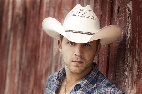 Justin Moore is 38 years old and was born o