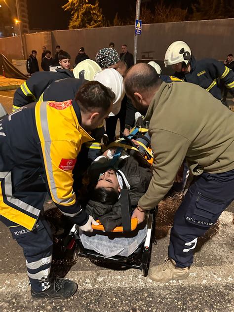 Mardin’de otomobil kavşağa girdi: 2 yaralıs