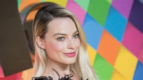Margot Robbie addresses full