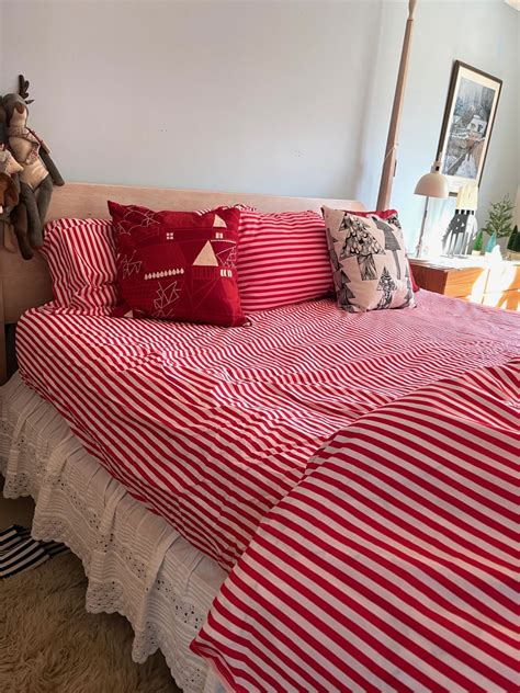 Marimekko Ajo White / Red King Sheet Set Marimekko Ajo White / Red