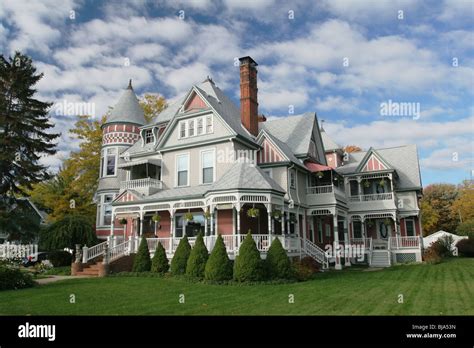 Marine City bed-and-breakfast The Heather House for sale for …