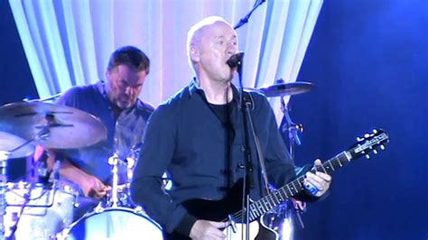 Mark Knopfler - Corned Beef City Live Barcelona 2024 - YouTube