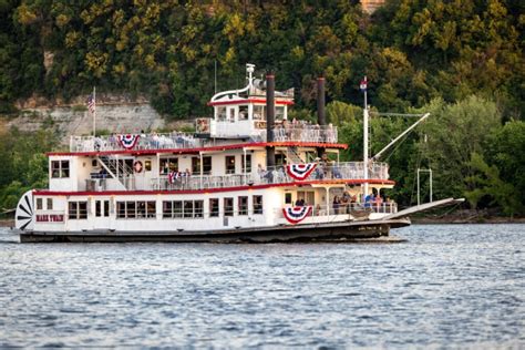 Mark Twain Riverboat Riverboat Cruises in Hannibal, Missouri