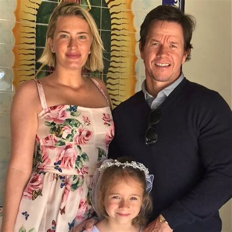 Mark Wahlberg Pays Tribute to Late Mom With Pic of Her and His …