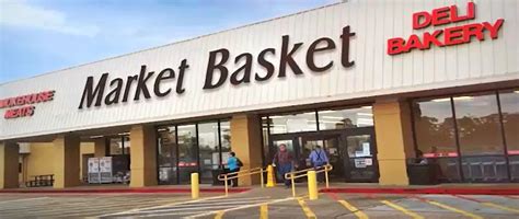 Market basket lake charles. We are currently looking for Bakery-Deli Manager Trainee candidates. Our associates enjoy an excellent work environment, a comprehensive benefits package including health insurance, prescription drug card, 401k with matching contributions, paid vacations and much more. If you have previous management experience or food service experience and ... 