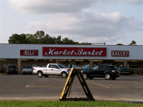 Market Basket Foods - 518 E Russell - [Lead Cook / Kitchen Manager] As a Cook/Chef at Market Basket Foods you'll: Produce high quality dishes in a quick and efficient manner; Provide leadership for the kitchen to ensure that the line is running in an efficient manner; Prepare menu items according to standard; Maintain a clean and organized work area; Ensure equipment in work area is clean and .... 