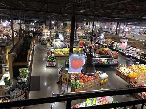 Market district supermarket. Aug 9, 2013 · Inspired by the open-air markets of Europe and a true passion for food, Giant Eagle, Inc. opens its first Market District food store in Northeast Ohio – a 94,000-square-foot culinary, dining and ... 
